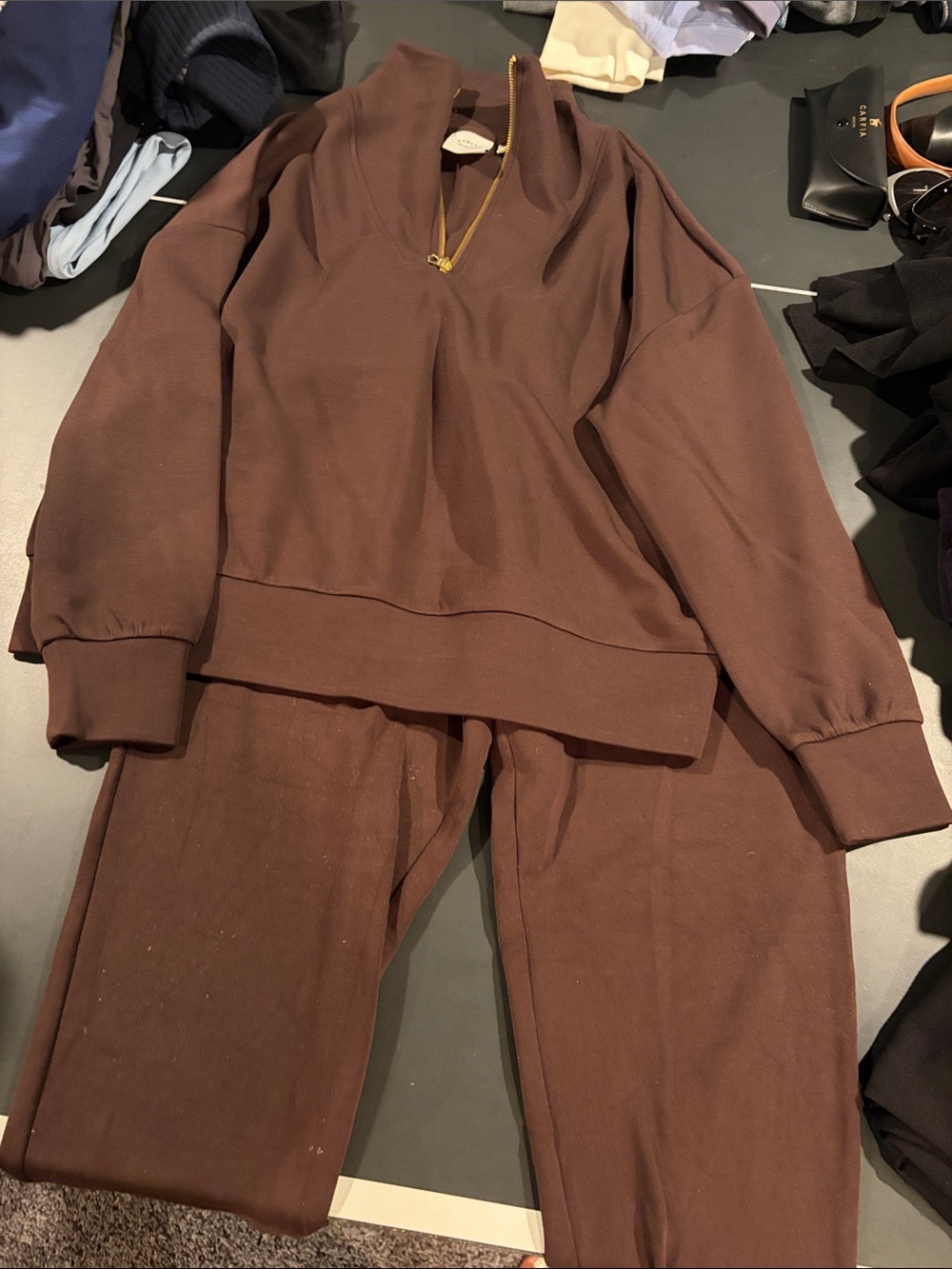 Varley brown sweatshirt and sweatpants